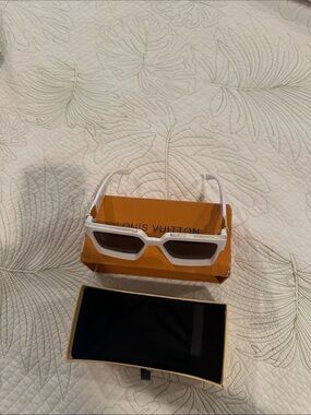 Louis Vuitton White Rectangular Frame Sunglasses with Dark Lenses